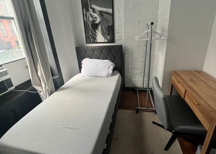509 East 87th Street - Photo 1
