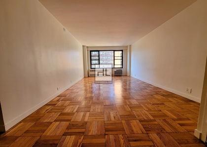 Fourth Avenue - Photo 1