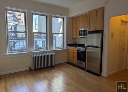 West 13 Street - Photo 1