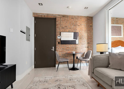 Stanton Street - Photo 1