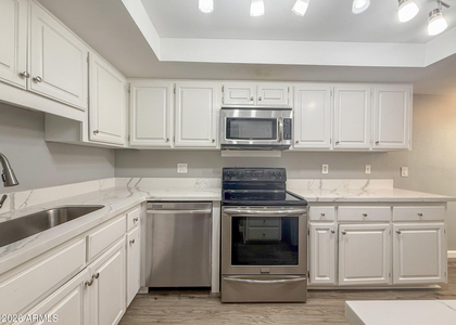 5110 N 31st Way - Photo 1