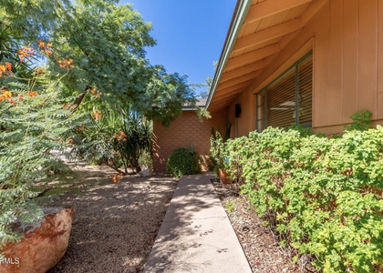 7536 E Coolidge Street - Photo 1