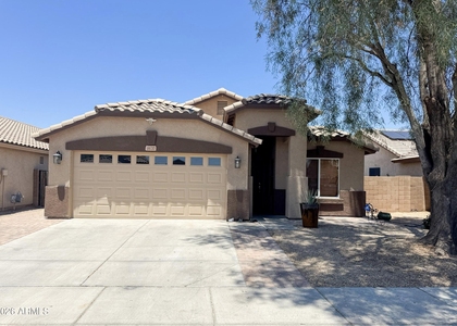6620 W Watkins Street - Photo 1
