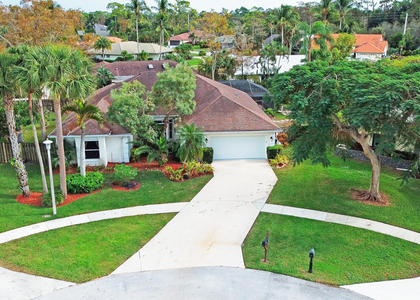 896 Rose Court - Photo 1