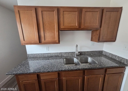 260 W 8th Avenue - Photo 1