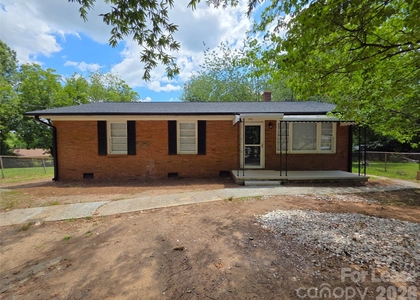 502 Cardinal Court - Photo 1