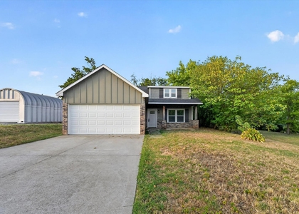 1216 W Nelson Street - Photo 1