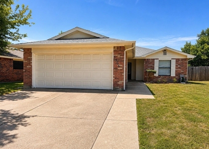 5306 Pampas Court - Photo 1