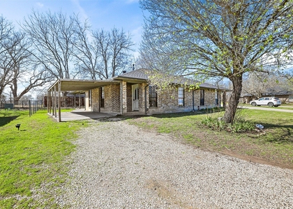 226 E Pritchard Lane - Photo 1