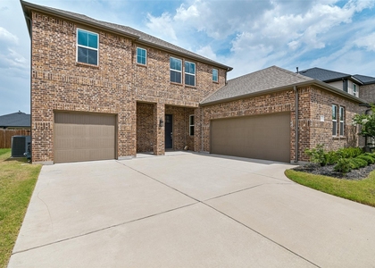 915 Crossvine Drive - Photo 1