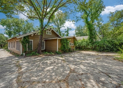 904 W Hickory Street - Photo 1