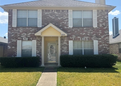 2014 Picadilly Boulevard - Photo 1