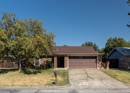 4915 S Prairieview Court - Photo 1