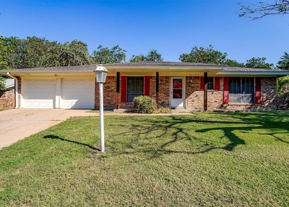 1104 Julie Street - Photo 1