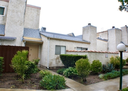 21015 Gresham - Photo 1