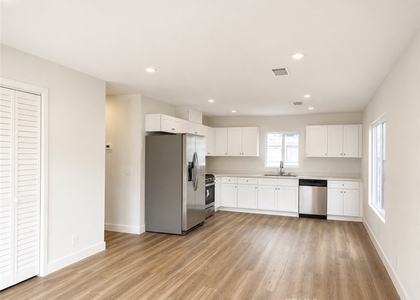 1040 El Camino - Photo 1