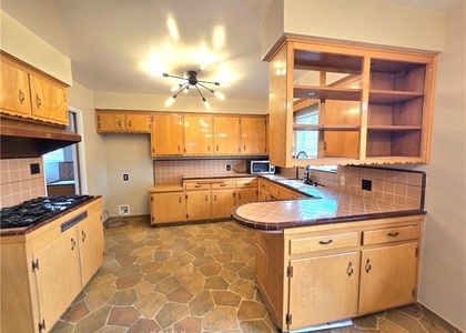 932 W Granada Court - Photo 1