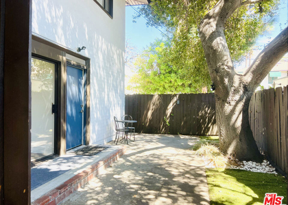 532 El Dorado Street - Photo 1