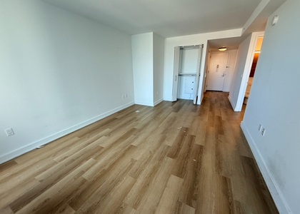 Crescent Street - Photo 1