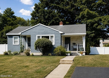 81 Monroe Street - Photo 1