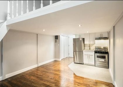 456 W 22nd Street - Photo 1