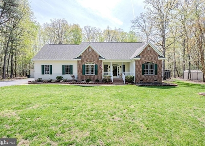 18224 Green Boulevard - Photo 1