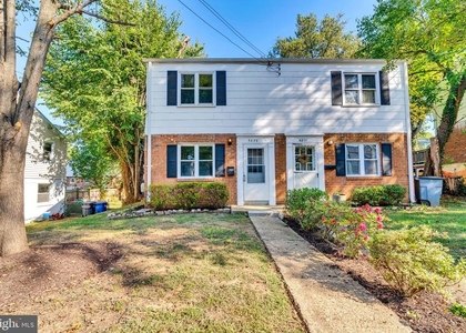 5809 Fifer - Photo 1