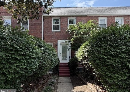 422 Earl Street - Photo 1