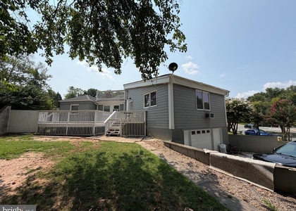 4915 36th Street N - Photo 1