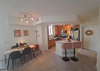 851 N Glebe Road N - Photo 1
