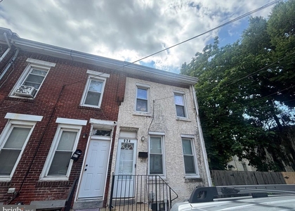 924 Jackson Street - Photo 1