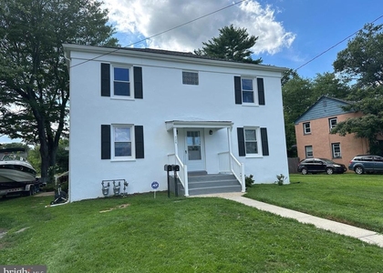 526 Pingree Avenue - Photo 1