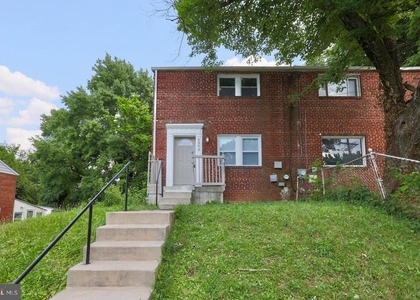 5303 62nd Avenue - Photo 1