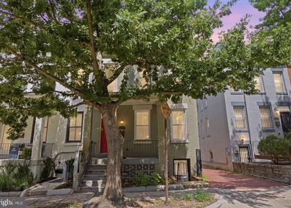 601 Kenyon Street Nw - Photo 1