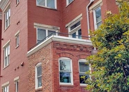 326 8th Street Ne - Photo 1