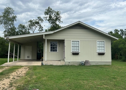 806 W 8th St - Photo 1