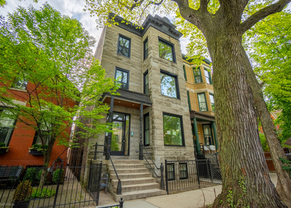 2113 N Kenmore Avenue - Photo 1