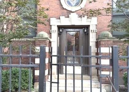 900 W Wrightwood Avenue - Photo 1