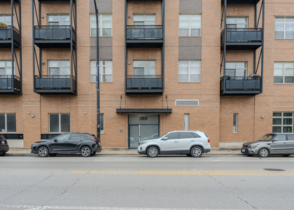 2915 N Clybourn Avenue - Photo 1