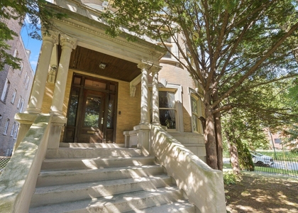 1036 W Garfield Boulevard - Photo 1