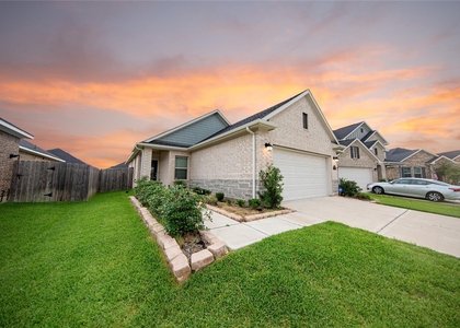 31206 Whitfield Court - Photo 1