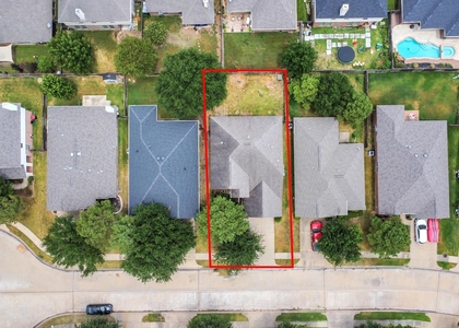1914 Lenora Court - Photo 1