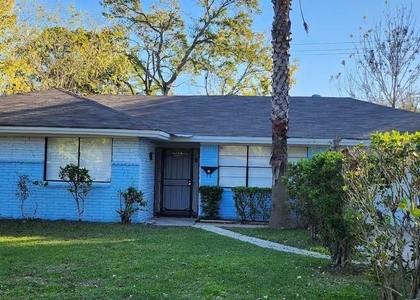5515 W Airport Boulevard - Photo 1
