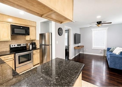 2027 Oxford Street - Photo 1