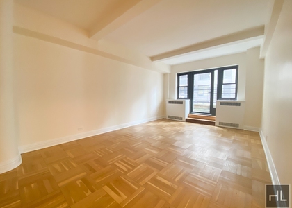 East 56 Street - Photo 1