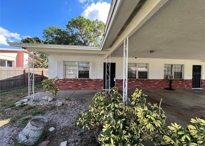 5005 19th Street W - Photo 1