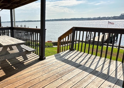 251 Thames Street - Photo 1