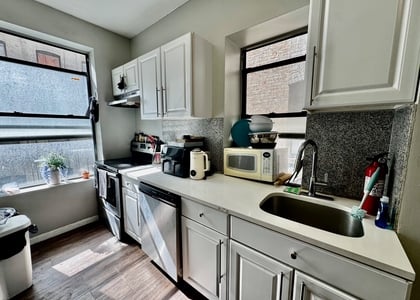 422 St Nicholas Avenue 2S - Photo 1