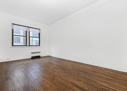 2nd Ave & East 56th Street - Photo 1
