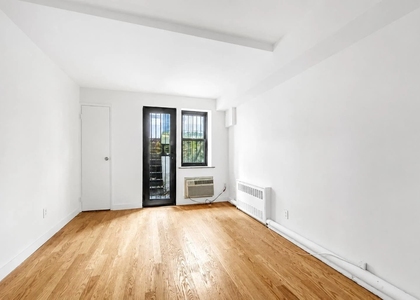 425 East 80th Street - Photo 1